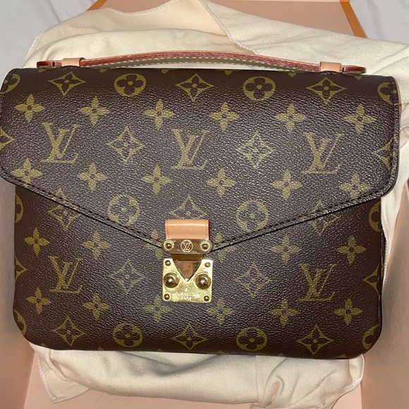 Louis Vuitton Pochette Metis Brown Monogram Canvas Cross Body Bag - Picture 1 of 4